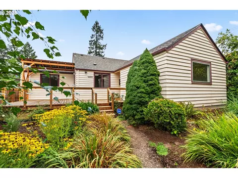 1433 E 23rd Ave, Eugene, OR 97403