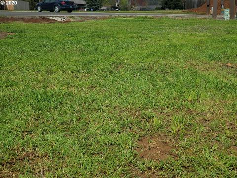 121 Wanda Ct #11, Myrtle Creek, OR 97457