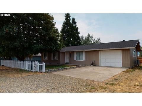 312 D St, Riddle, OR 97469 photo 1
