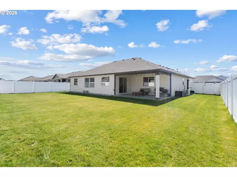 Exterior - 306 Sage St, Boardman, OR 97818 photo 3 of 3