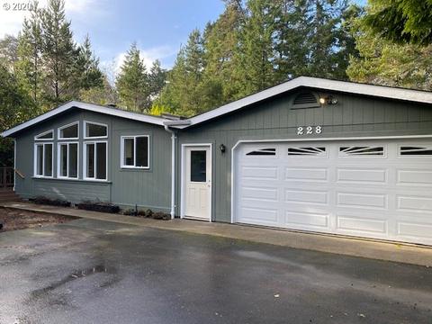 228 Munsel Creek Loop, Florence, OR 97439 photo 1