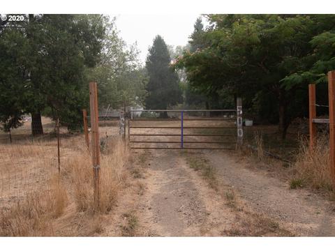 500 E Willis Creek Rd, Winston, OR 97496 photo 1