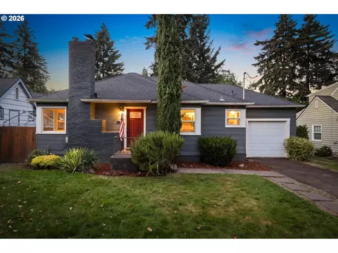 9917 NE Campaign St, Portland, OR 97220
