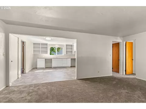 Living - 509 14th St, Springfield, OR 97477 photo 3 of 3