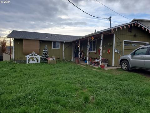 231 SE Grape Ave, Winston, OR 97496 photo 1
