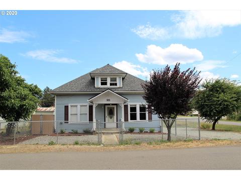 211 E Fourth Ave, Riddle, OR 97469 photo 1