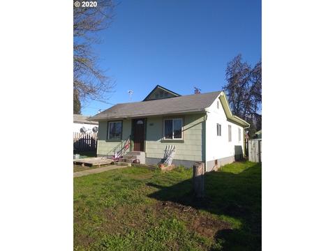 562 SE Gregory Dr, Winston, OR 97496 photo 1