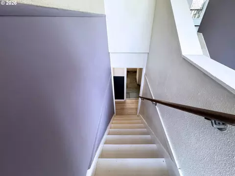 Entry Way - 1180 E 37th Ave, Eugene, OR 97405 photo 3 of 3