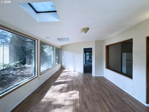 Living - 1180 E 37th Ave, Eugene, OR 97405 photo 11 of 13