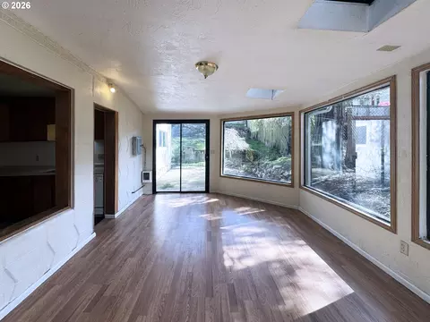 Living - 1180 E 37th Ave, Eugene, OR 97405 photo 12 of 13