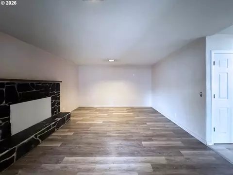 Living - 1180 E 37th Ave, Eugene, OR 97405 photo 8 of 13