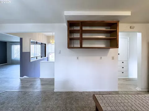 Living - 1180 E 37th Ave, Eugene, OR 97405 photo 5 of 13