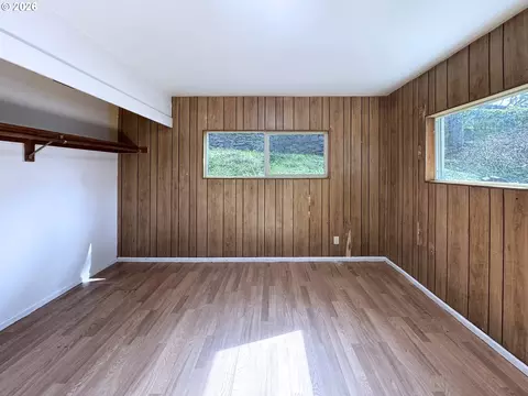 Bedroom - 1180 E 37th Ave, Eugene, OR 97405 photo 4 of 8