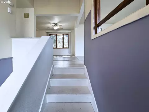 Entry Way - 1180 E 37th Ave, Eugene, OR 97405 photo 2 of 3