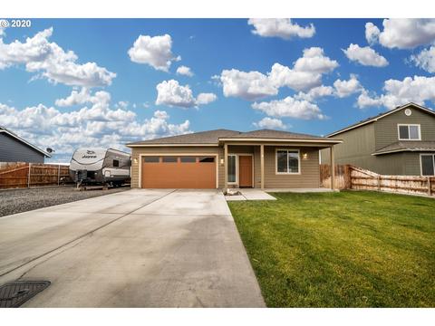 105 Falcon Ct, Boardman, OR 97818 photo 1