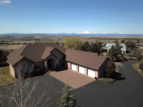 1115 NE Clark Dr, Madras, OR 97741