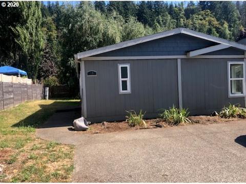18 Ruckel St, Cascade Locks, OR 97014 photo 1