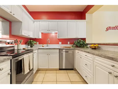Kitchen - 1048 NW Burnside Rd, Gresham, OR 97030 photo 2 of 5