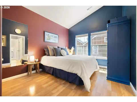 Bedroom - 1048 NW Burnside Rd, Gresham, OR 97030 photo 1 of 6