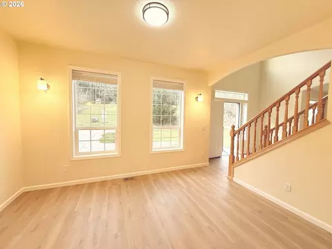 Living - 310 Cedar Hills Rd, Longview, WA 98632 photo 3 of 12