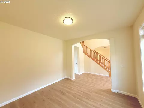 Living - 310 Cedar Hills Rd, Longview, WA 98632 photo 2 of 12