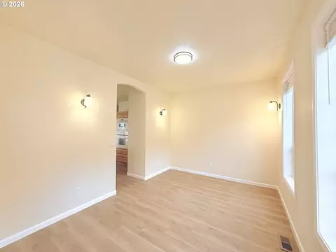 Living - 310 Cedar Hills Rd, Longview, WA 98632 photo 4 of 12