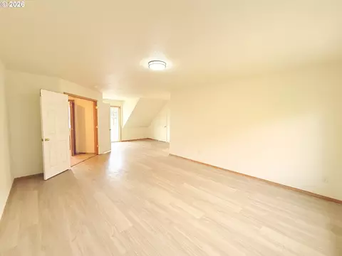 Living - 310 Cedar Hills Rd, Longview, WA 98632 photo 12 of 12