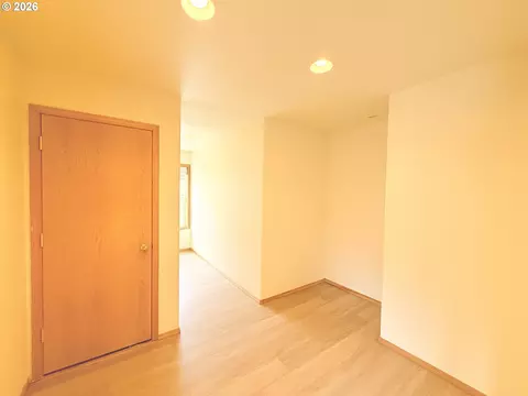 Bedroom - 310 Cedar Hills Rd, Longview, WA 98632 photo 8 of 8