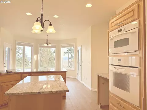 Kitchen - 310 Cedar Hills Rd, Longview, WA 98632 photo 2 of 3
