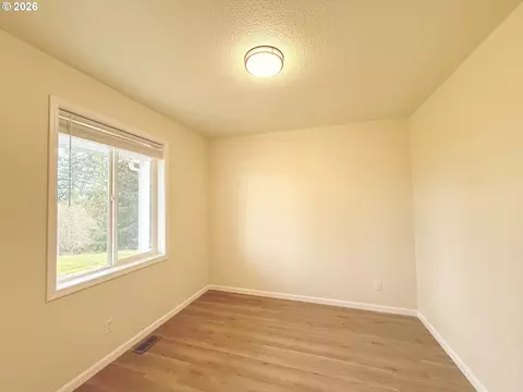 Bedroom - 310 Cedar Hills Rd, Longview, WA 98632 photo 1 of 8