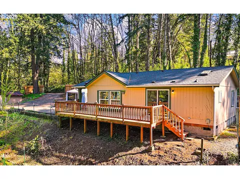 39474 Highway 58, Lowell, OR 97452