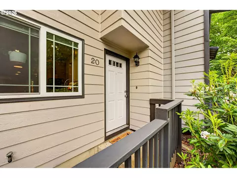 29650 SW Courtside Dr #20, Wilsonville, OR 97070