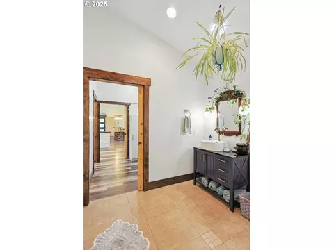 Entry Way - 11 Edgewater Dr, Carson, WA 98610 photo 2 of 2