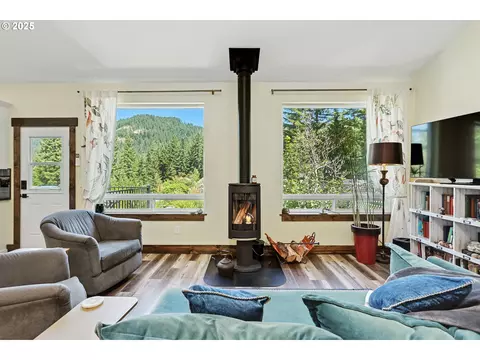 Living - 11 Edgewater Dr, Carson, WA 98610 photo 1 of 4