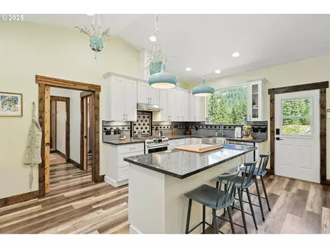 Kitchen - 11 Edgewater Dr, Carson, WA 98610 photo 2 of 3