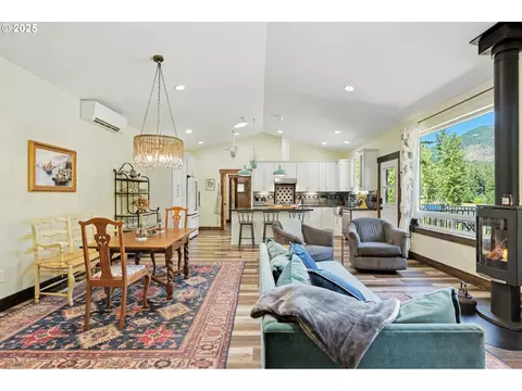 Dining - 11 Edgewater Dr, Carson, WA 98610 photo 1 of 1