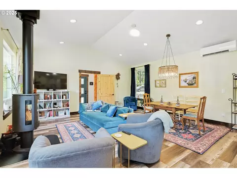 Living - 11 Edgewater Dr, Carson, WA 98610 photo 3 of 4