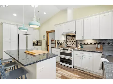 Kitchen - 11 Edgewater Dr, Carson, WA 98610 photo 1 of 3