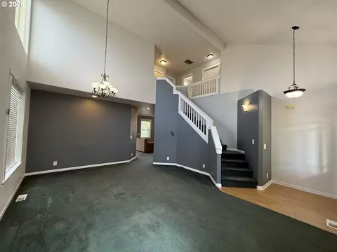 Living - 3408 Ambleside Dr, Springfield, OR 97477 photo 3 of 8