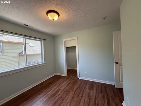 Bedroom - 3408 Ambleside Dr, Springfield, OR 97477 photo 7 of 7