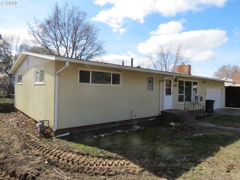 4112 NE Riverside Ave, Pendleton, OR 97801 photo 1