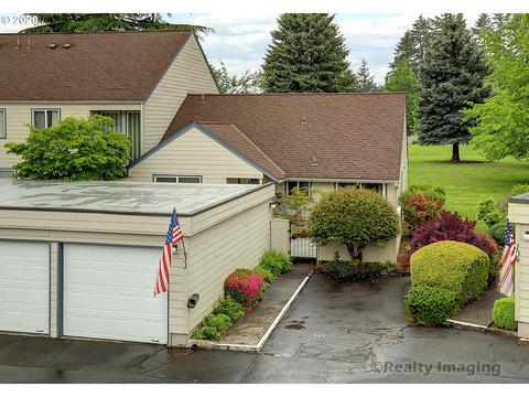 220 NE Village Squire Ave #11, Gresham, OR 97030 photo 1