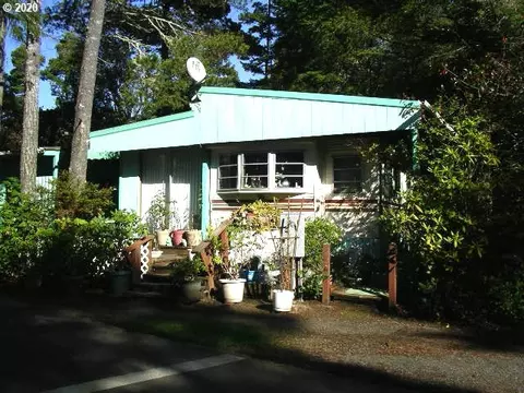 121 Outer Dr, Florence, OR 97439 photo 1