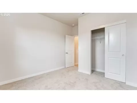 Bedroom - 3504 SW Binford Ave, Gresham, OR 97080 photo 2 of 11