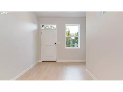 Entry Way - 3504 SW Binford Ave, Gresham, OR 97080 photo 1 of 1