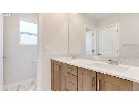 Bath - 3504 SW Binford Ave, Gresham, OR 97080 photo 5 of 5