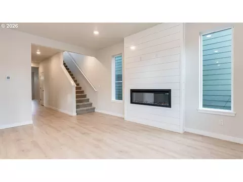 Living - 3504 SW Binford Ave, Gresham, OR 97080 photo 3 of 5