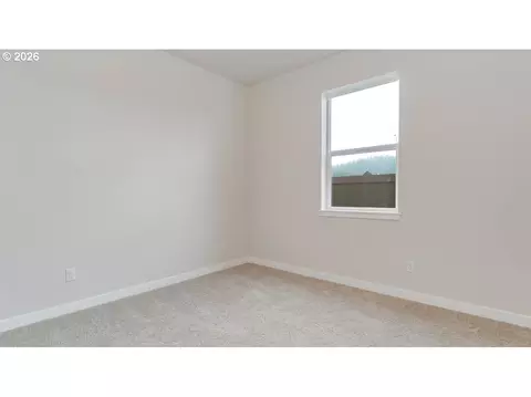 Bedroom - 3504 SW Binford Ave, Gresham, OR 97080 photo 1 of 11