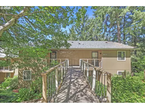 3837 Colony Oaks Dr, Eugene, OR 97405