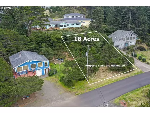 2605 NW Parker Ave, Waldport, OR 97394